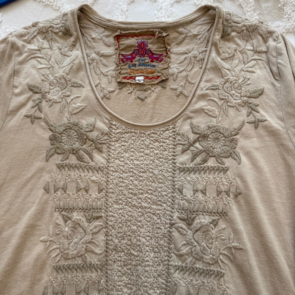 Johnny Was Beige Embroidered Top size large 3/4 sleeve beautiful embroidered top - Picture 3 of 7